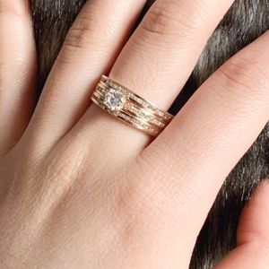 ‼️SOLD‼️ 18K LADIES RING